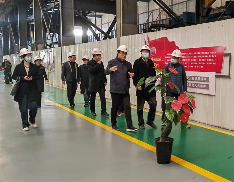 河南日報報業(yè)集團(tuán)鄭州分社社長徐建勛一行蒞臨明泰鋁業(yè)調(diào)研非公黨建工作
